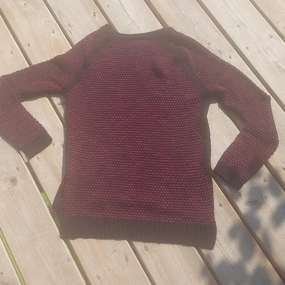Sweater - Picture 6 of 9